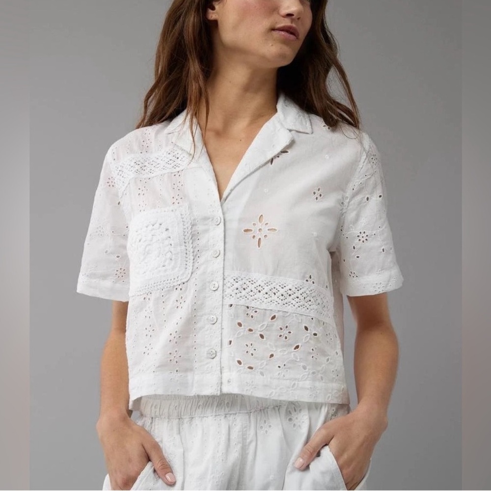 American Eagle Outfitters White Button Down Shirt